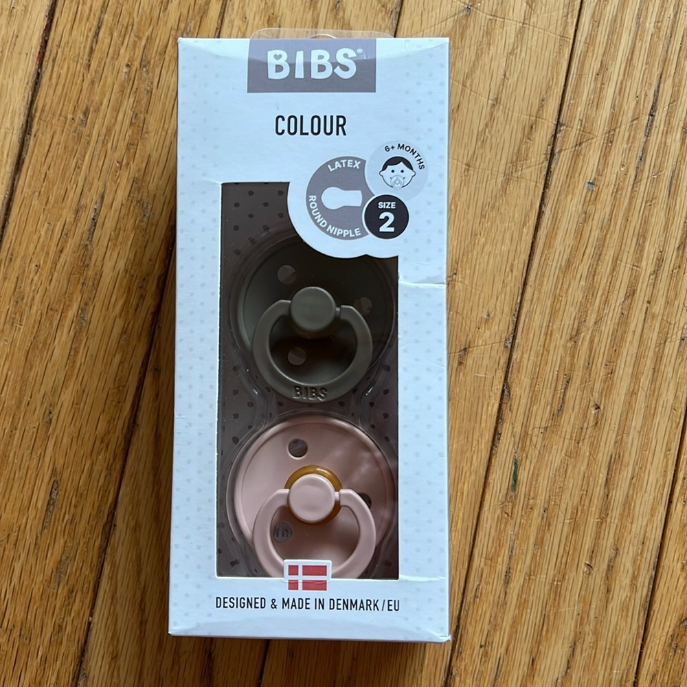 BNWT Bibs Pacifiers size 2